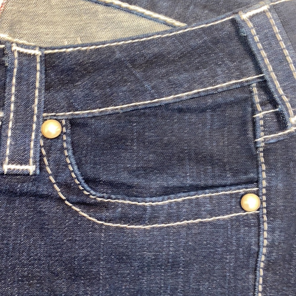 True Religion - Picture 4 of 9